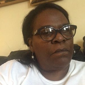 Meet your Posher, Edythe